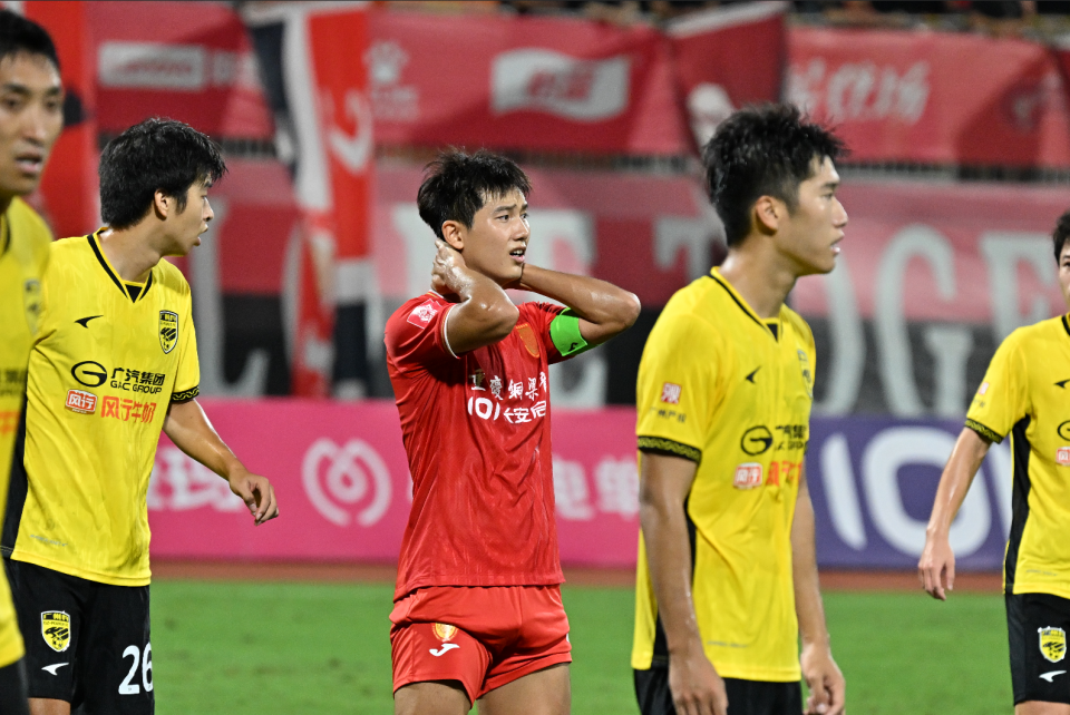 这一次最接, 胁的攻门