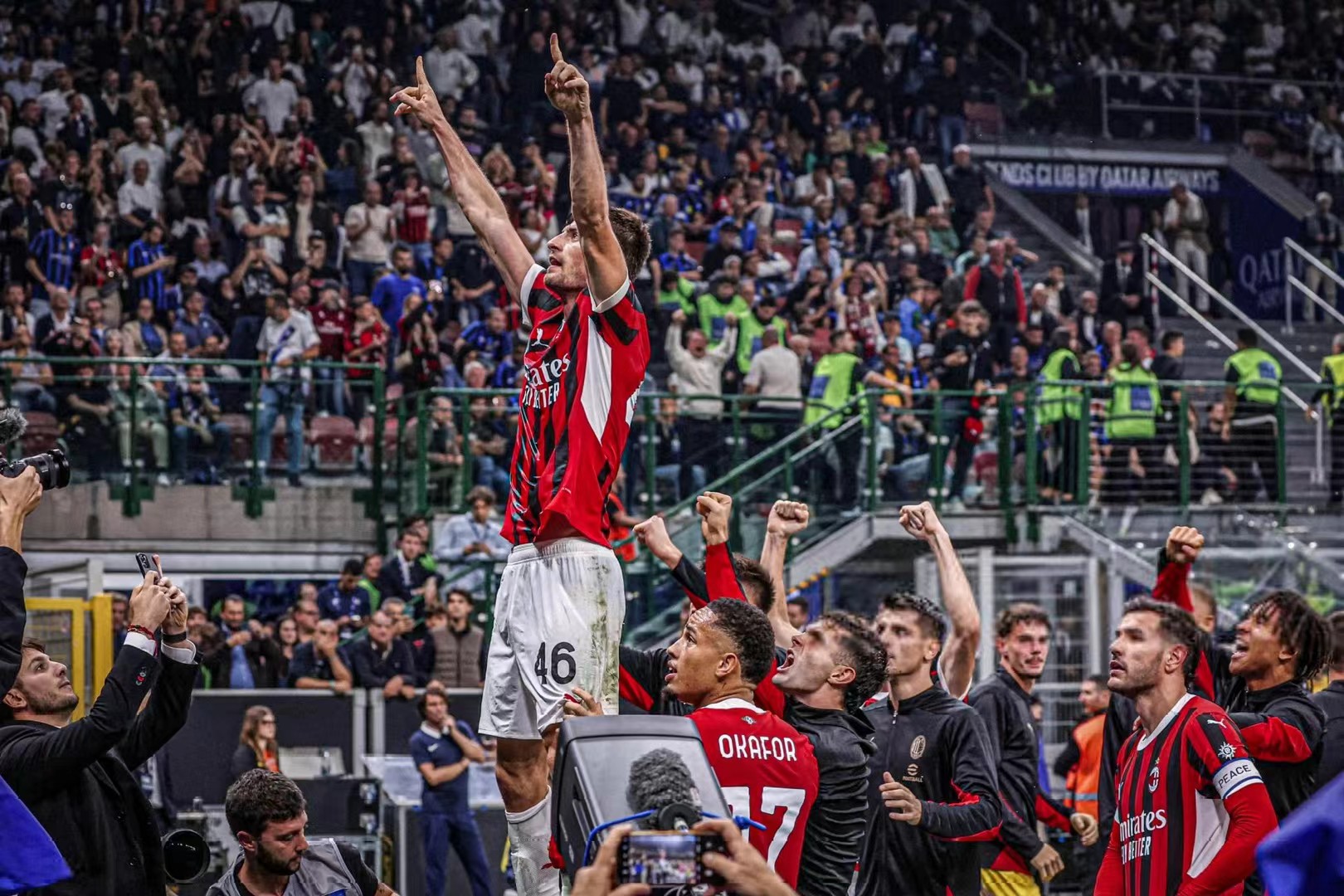 俱乐部, 门后, 了他代表米 俱乐部, 门后, 了他代表米