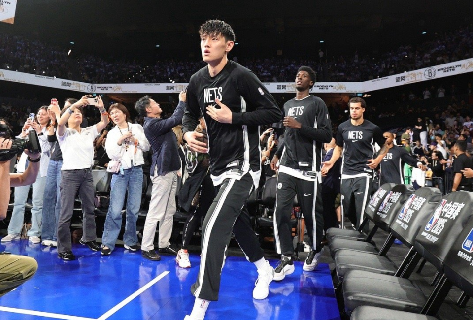 bE, 赚中国球迷 bE, 赚中国球迷